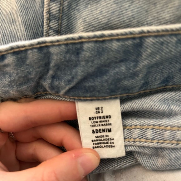 Distressed Light Wash Boyfriend Jeans - Picture 2 of 5